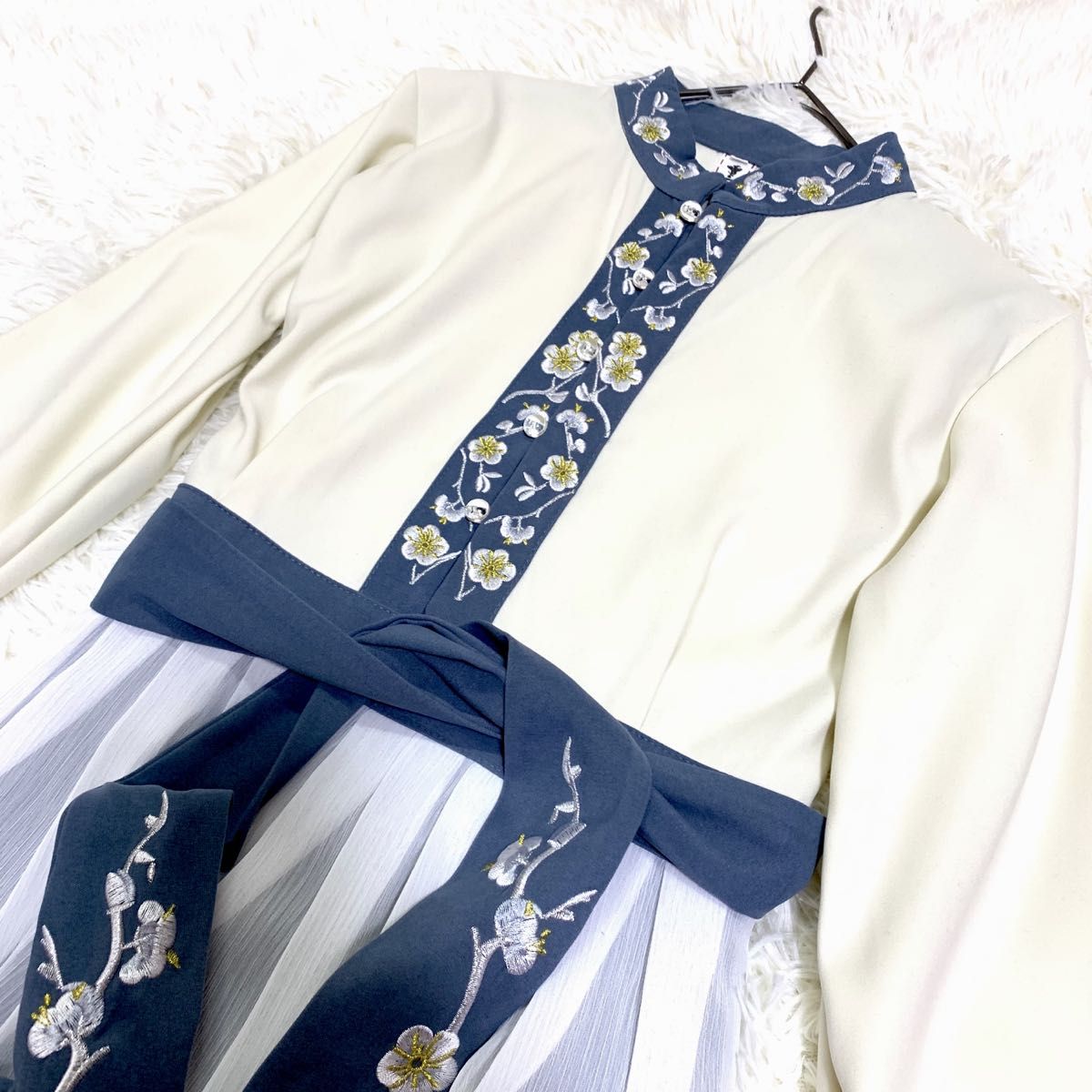 美品MEINGFASHION シフォンロングワンピース刺繍花柄大人可愛い 美品MEINGFASHION シフォンロングワンピース刺繍花柄大人可愛い
