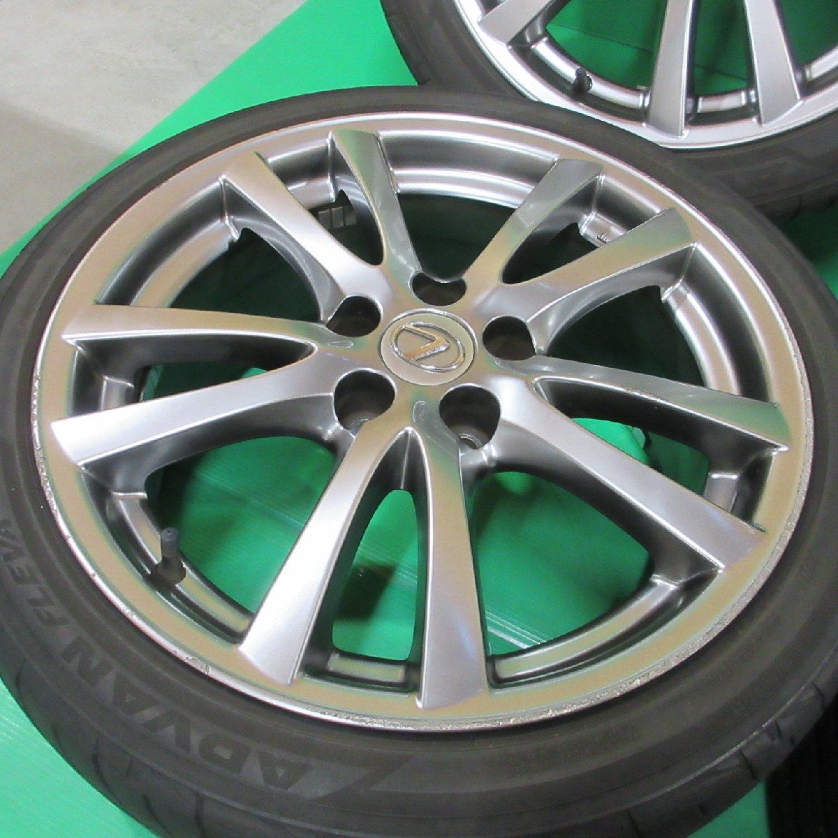 レクサスIS純正 夏タイヤ 70%山 225/40R18 8J +45 - 255/40R18 8.5J +50 YOKOHAMA ADVAN FLEVA 4本 5穴PCD114.3 LEXUS純正 中古新潟_画像2