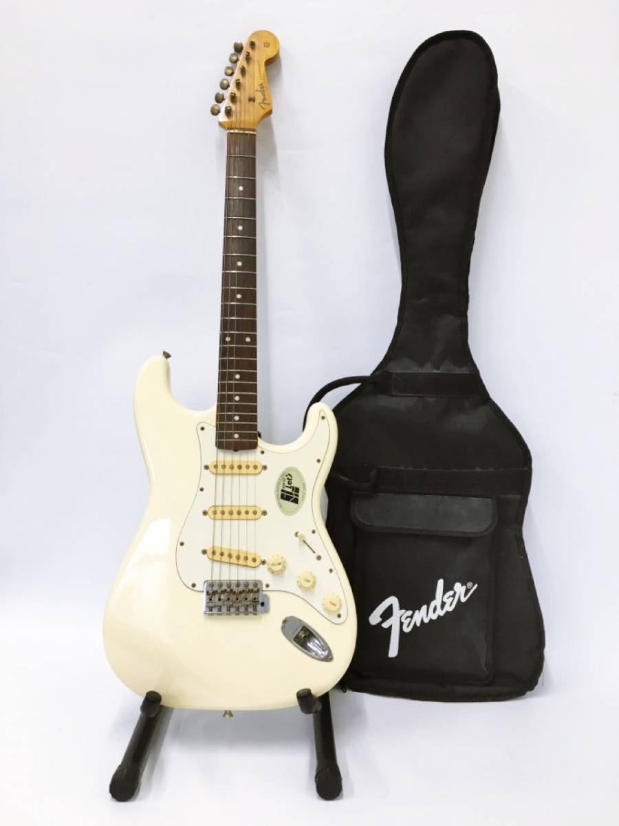 Fender フェンダー エレキギター STRATOCASTER ストラトキャスター Contour Body 楽器 MADE IN JAPAN ギター ケース付き 弦楽器 バンド