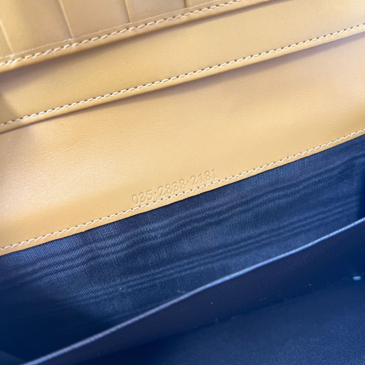 新品未使用 GUCCI グッチ GGキャンパスレザー シェリーライン 長 新品未使用 GUCCI グッチ GGキャンパスレザー シェリーライン 長