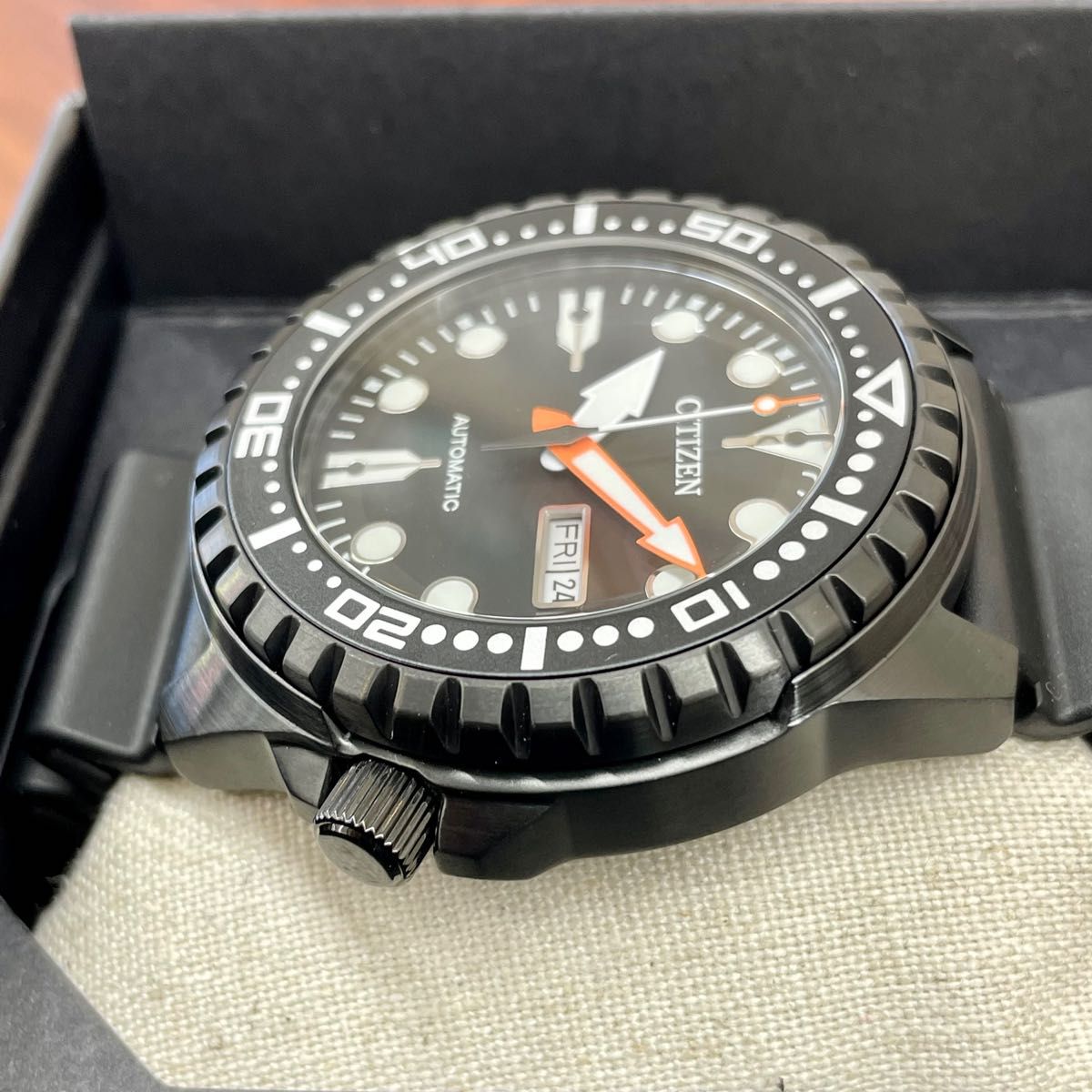【美品】シチズン メガダイバー NH8385-11E 自動巻 新品 CITIZEN シチズン 自動巻腕時計 メガダイバー NH8385-11E