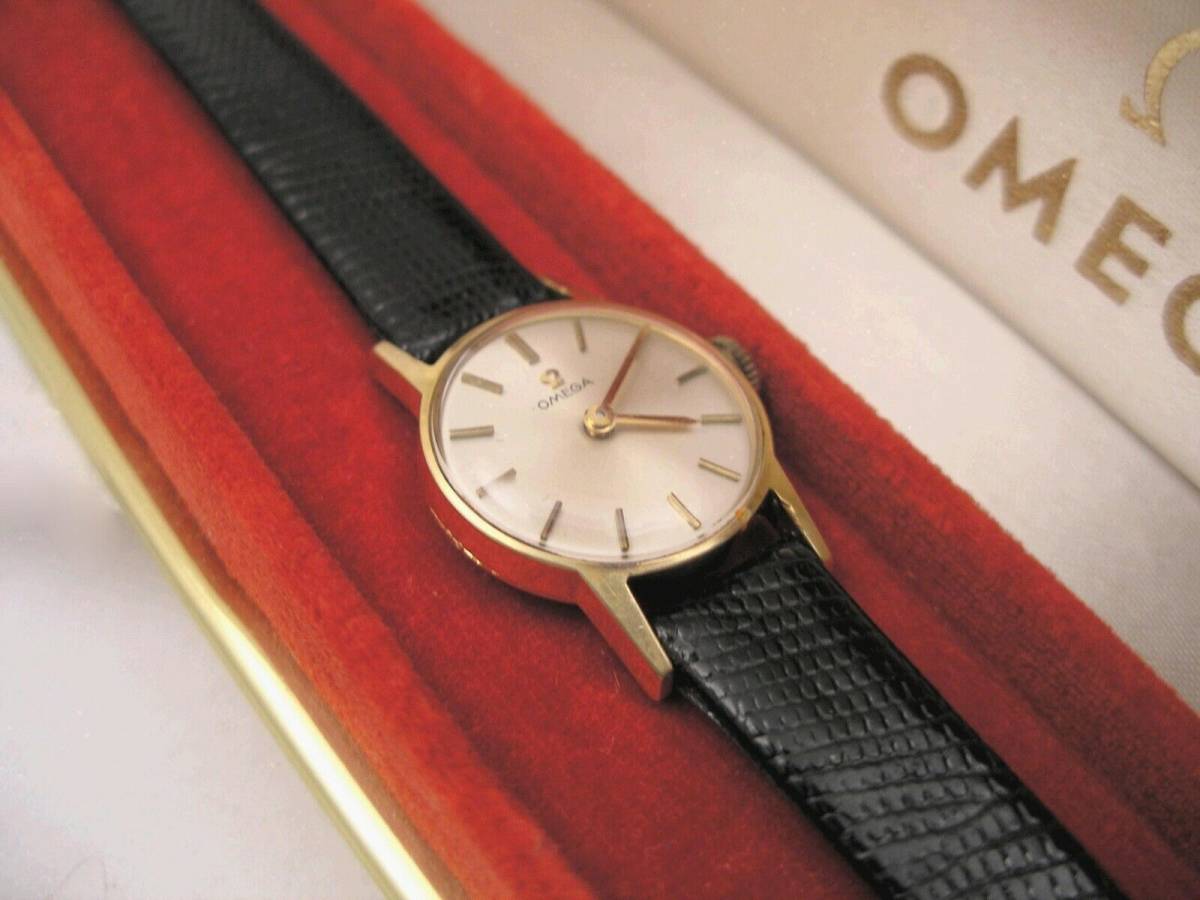 Fine Woman's Omega 18 K Sold Gold 17 Jewel Watch with Original Omega Box 海外 即決