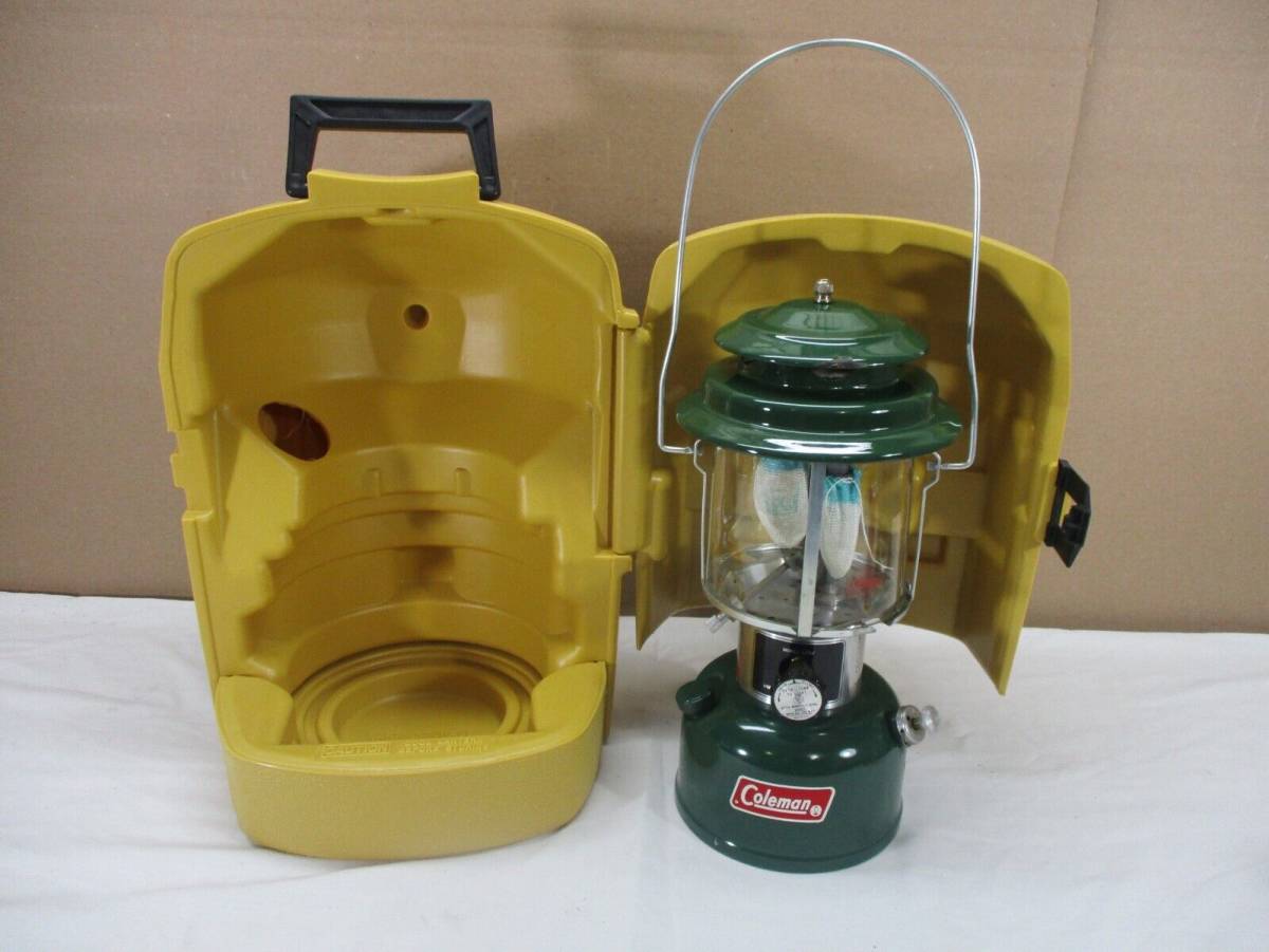 Vintage Coleman 220J Gas Lantern Dual Mantle w/ Starter & Clamshell Case 5/1979 海外 即決