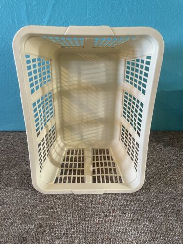 Vintage Rubbermaid Laundry Basket - Beige No.2965 Rectangular Retro 海外 即決
