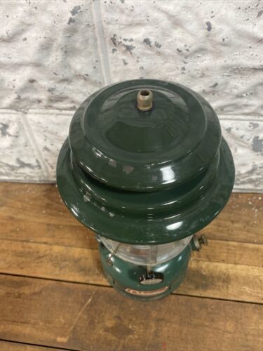 1967 COLEMAN DOUBLE MANTLE LANTERN MODEL 220F Dated 12/67 with Globe Working 海外 即決 - 3