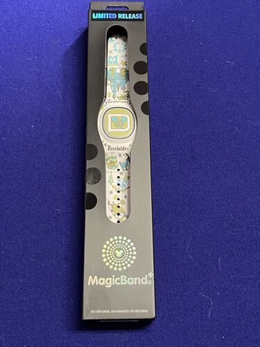 2023 Disney Parks MagicBand+ Plus WDW Passholder Fantasyland Magic Kingdom NEW 海外 即決