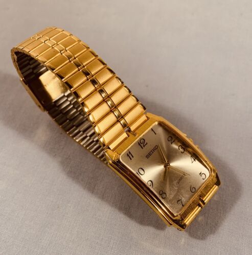Vintage SEIKO QUARTZ Womens Wrist Watch, Gold-Toned, V401-5129 海外 即決