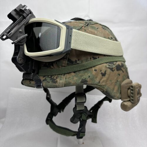 Medium 1st Gen USMC LWH Lightweight Helmet Norotos Mount ESS IR USGI Marines 海外 即決