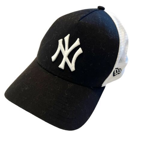 New York Yankees Trucker Hat by New Era MLB Baseball SnapBack Cap Black & White 海外 即決