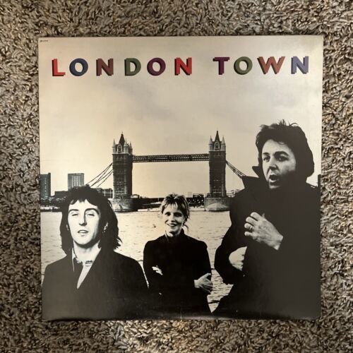 WINGS London Town CAPITOL LP VG+ with poster 海外 即決