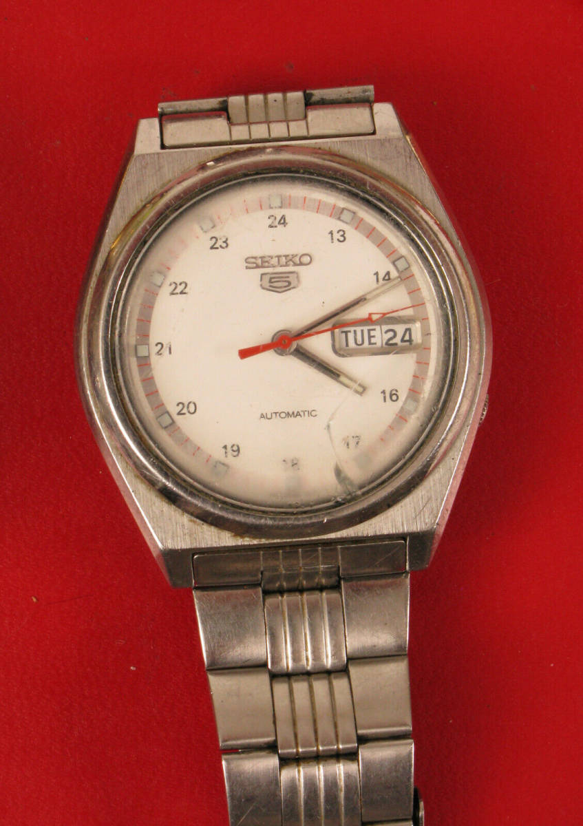 VINTAGE SEIKO 5 MENS WATCH WRISTWATCH SILVER TONE AUTOMATIC SEE THROUGH BACK !! 海外 即決