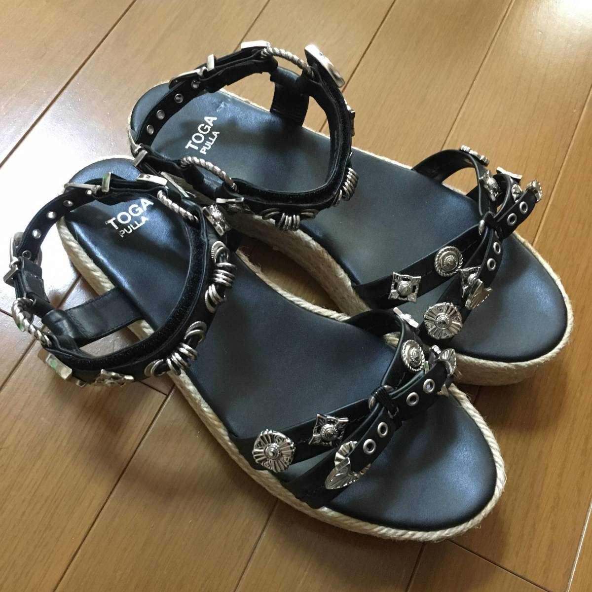 TOGA PULLA トーガ プルラ ストラップ付 サンダル 38 24cm STUDIOUS WEDGE SANDLS ブラック_画像3