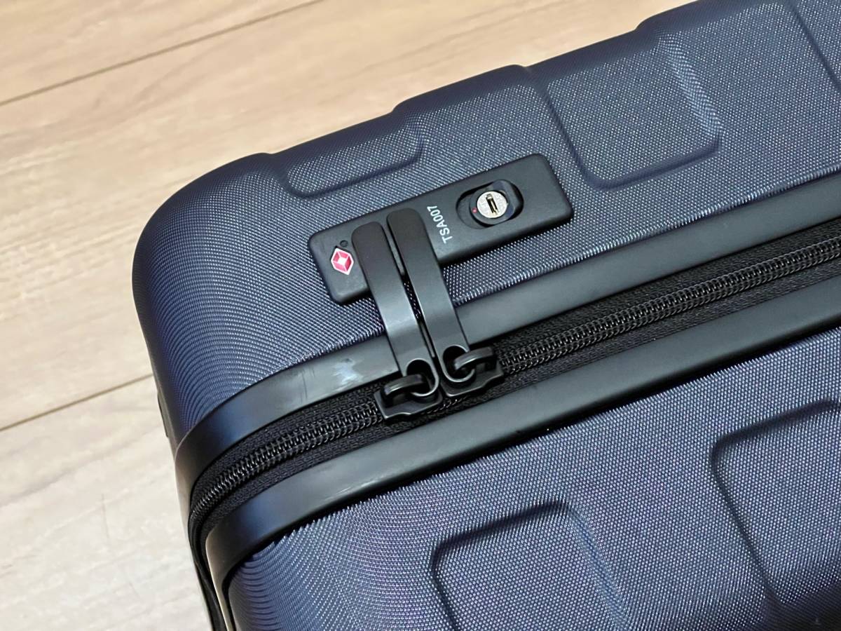 新品同様 無印良品 ハードキャリーケース 20L ネイビー バーを 新品同様 無印良品 ハードキャリーケース 20L ネイビー バーを