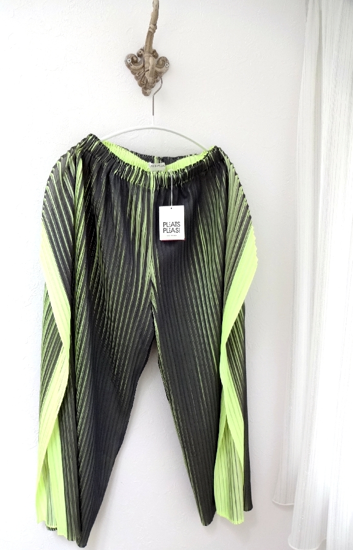 新品タグ付き! ISSEY MIYAKE 『 ALT BRIGHT 』 PLEATS PLEASE