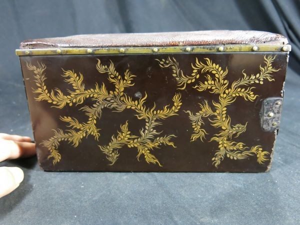 A　蒔絵箪笥型枕　江戸時代　珍品　漆器　木工　枕　文化財　高級品　_画像3