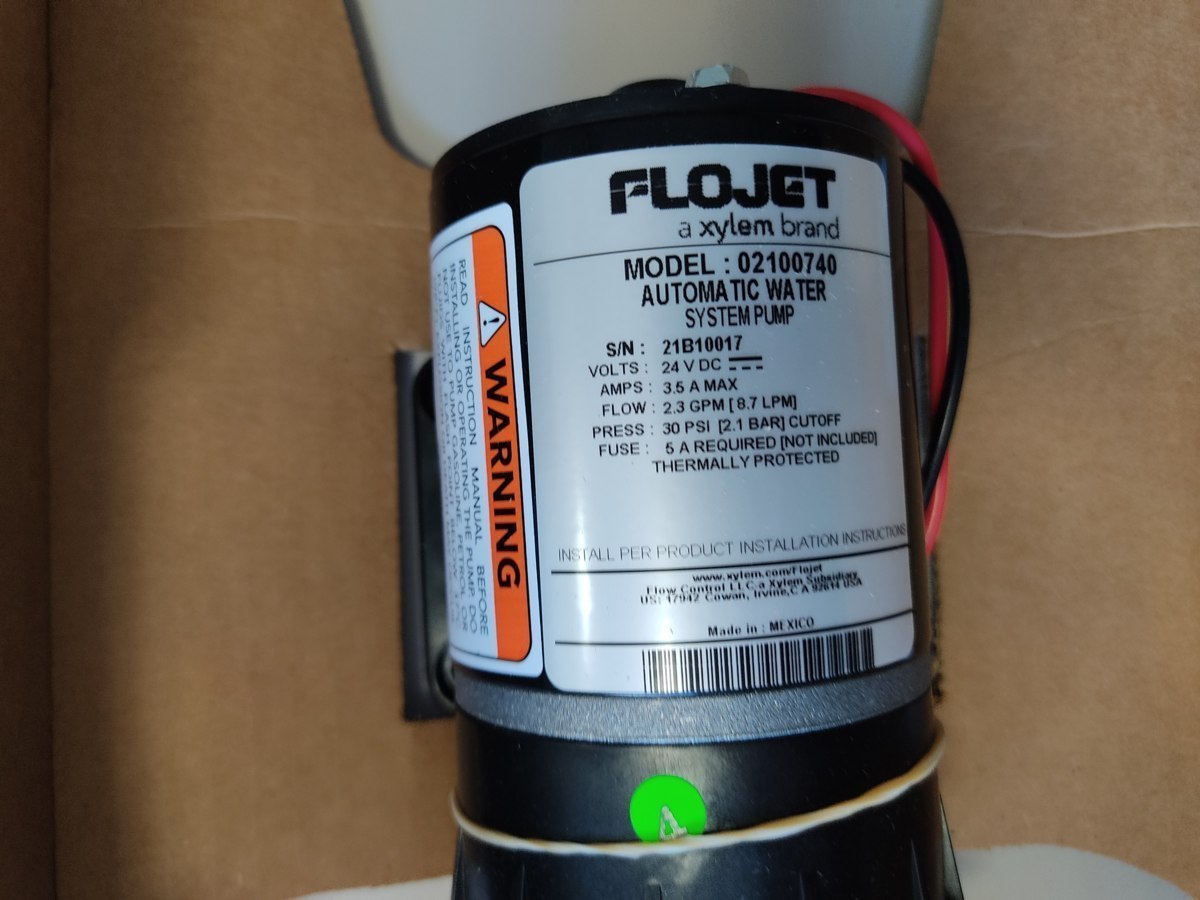 在庫処分　未使用FLOJET 小型圧力ポンプ 2100-740 24V（MODEL:02100740A）ボート用品、マリン用品_画像3