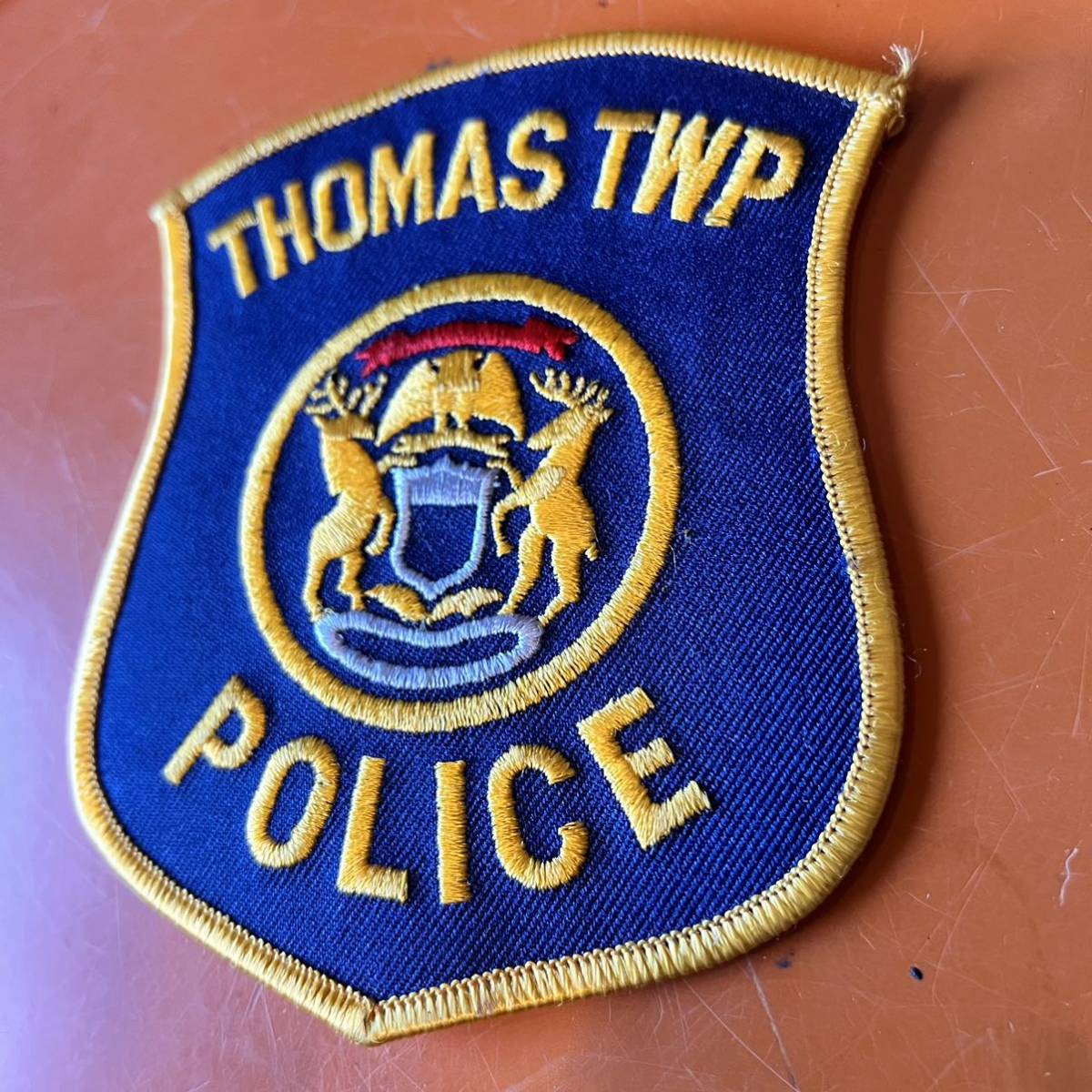 【USA vintage】THOMAS TWP POLICE トーマス・タウンシップ　警察署　ワッペン　アメリカ　刺繍ワッペン　アイロンワッペン　ビンテージ_画像3