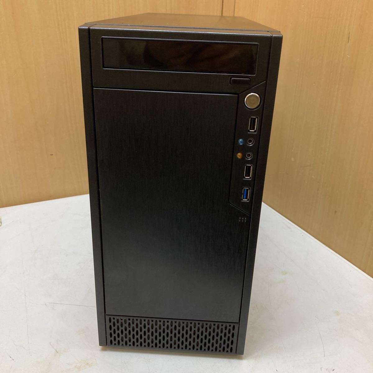 YK1820 デスクトップPC サーバーASRock Z68 +Core i7-2700K /FSP電源ユニット/クーラー付き ジャンクタバコ臭い 現状品