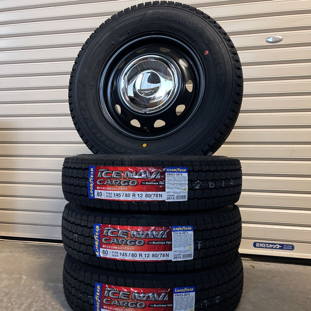 《ネオキャロ》新品スタッドレス145/80R12 グッドイヤーアイスナビカーゴ　軽トラ軽バンエブリィアクティハイゼットアトレー　 クローム_画像1