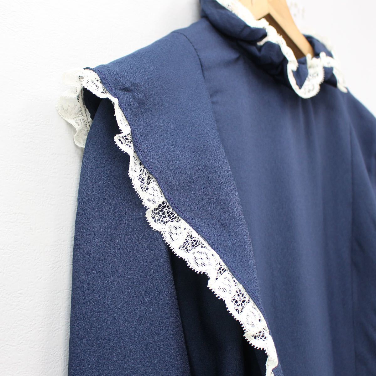 SPECIAL ITEM 70's USA VINTAGE FRILL DESIGN BELTED LONG ONE SPECIAL ITEM 70's USA VINTAGE FRILL DESIGN BELTED LONG ONE