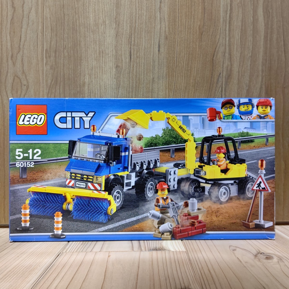 F106【送料無料】レゴ LEGO シティ 道路清掃車とパワーショベル 60152