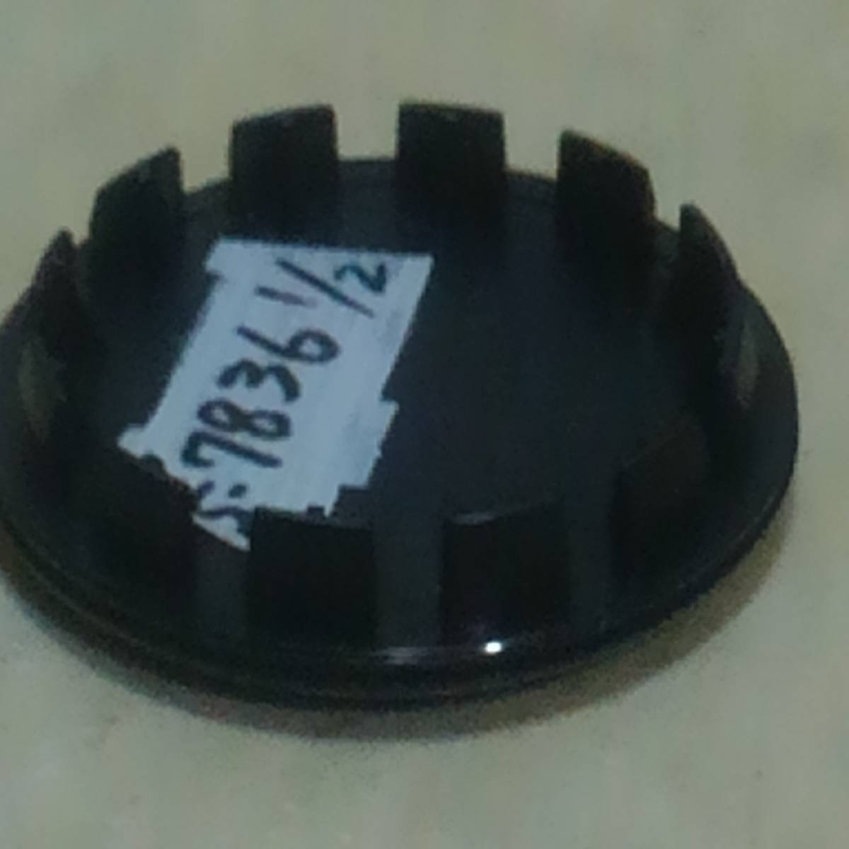 スバル ホイールセンターキャップ (直径57mm) 1枚 ①送料全国520円 部品番号 　 管理番号 S-7836-1_画像9