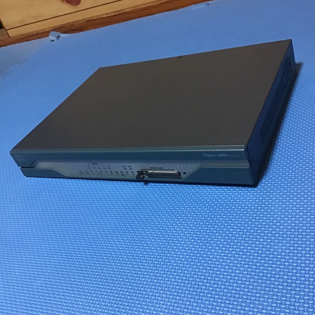 スイッチングハブ　CISCO1800Series シスコ