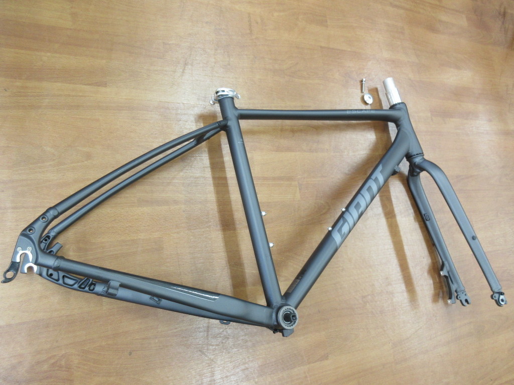 高級素材使用ブランド 2022 GIANT 内径22mm エスケープR-DISC Sサイズ