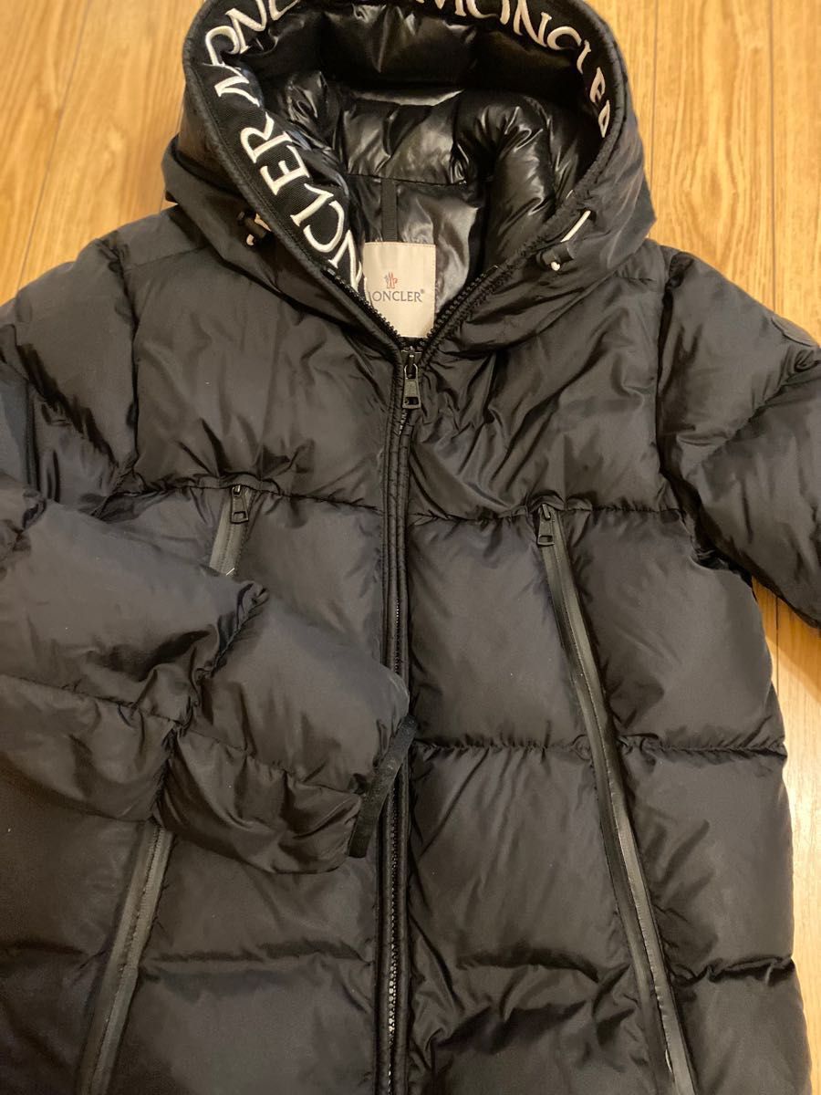 週末限定値下！正規品　MONCLER モンクレール　ダウン　メンズ　ブラック　ハンガー付き　ジャケット ダウンコート