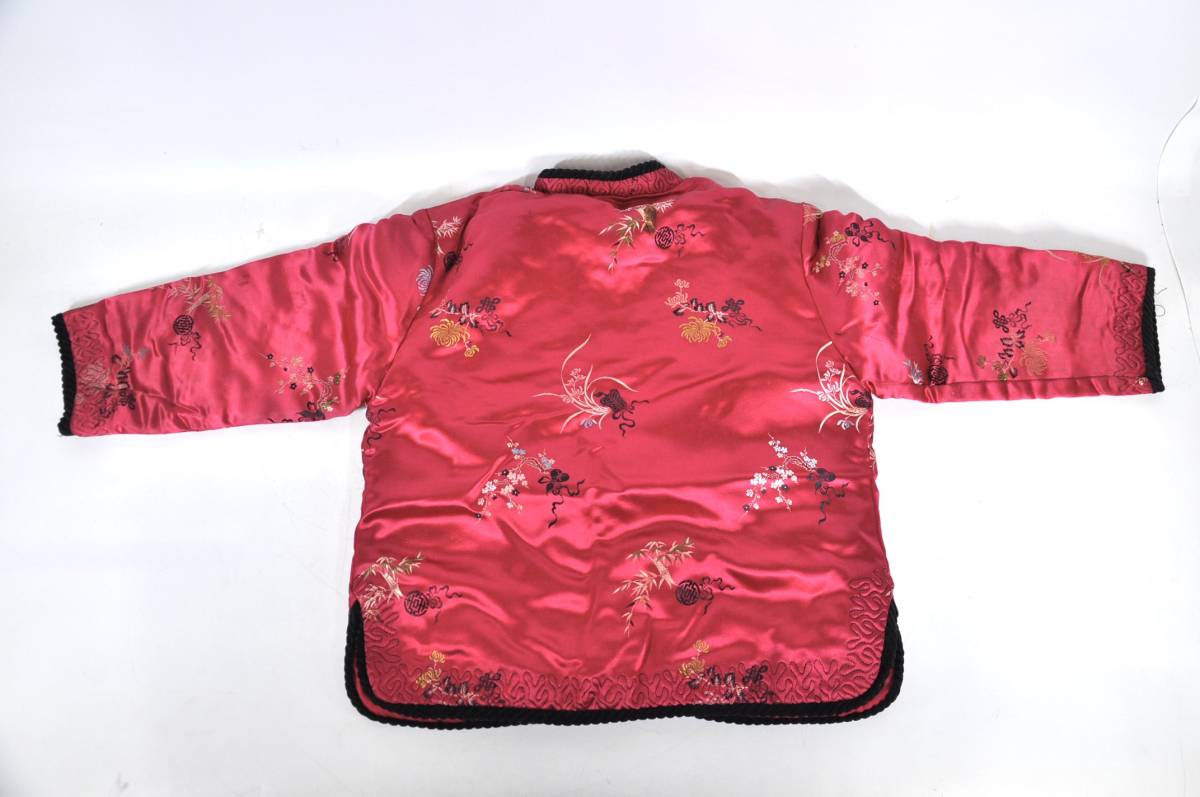 細かな刺繍と美しい装飾のチャイナ服 中国ビンテージ 子供用チャイナジャケット レッド/ゴールド 2着 着丈42cm 裏地付き SNC503の画像9