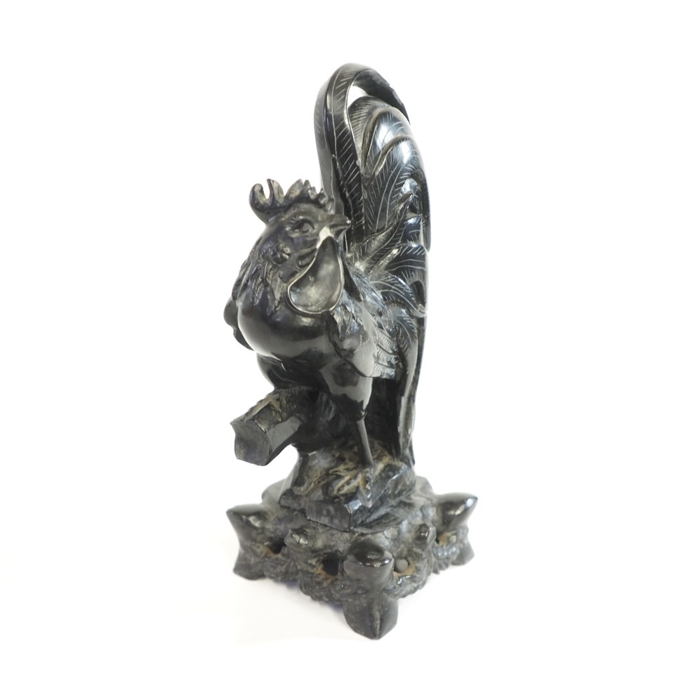 ビンテージ 中国製 鶏の黒石彫像 幅9cm奥行き4cm高さ15cm 骨董品としの雰囲気がある置き物です SNC503
