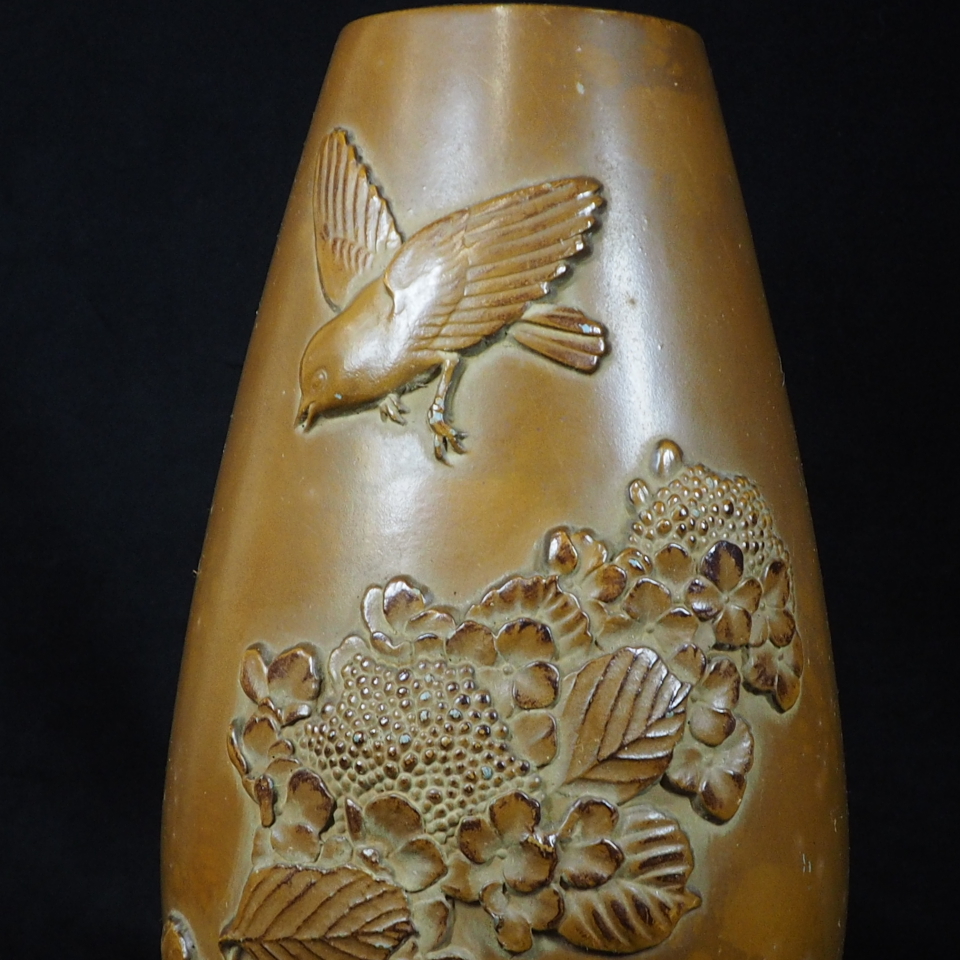 昭和ビンテージ 高岡銅器 花鳥図花瓶 直径14cm 口径5.5cm 高さ30cm 図柄入りの落ち着いた雰囲気の花瓶です。 MTU503_画像2