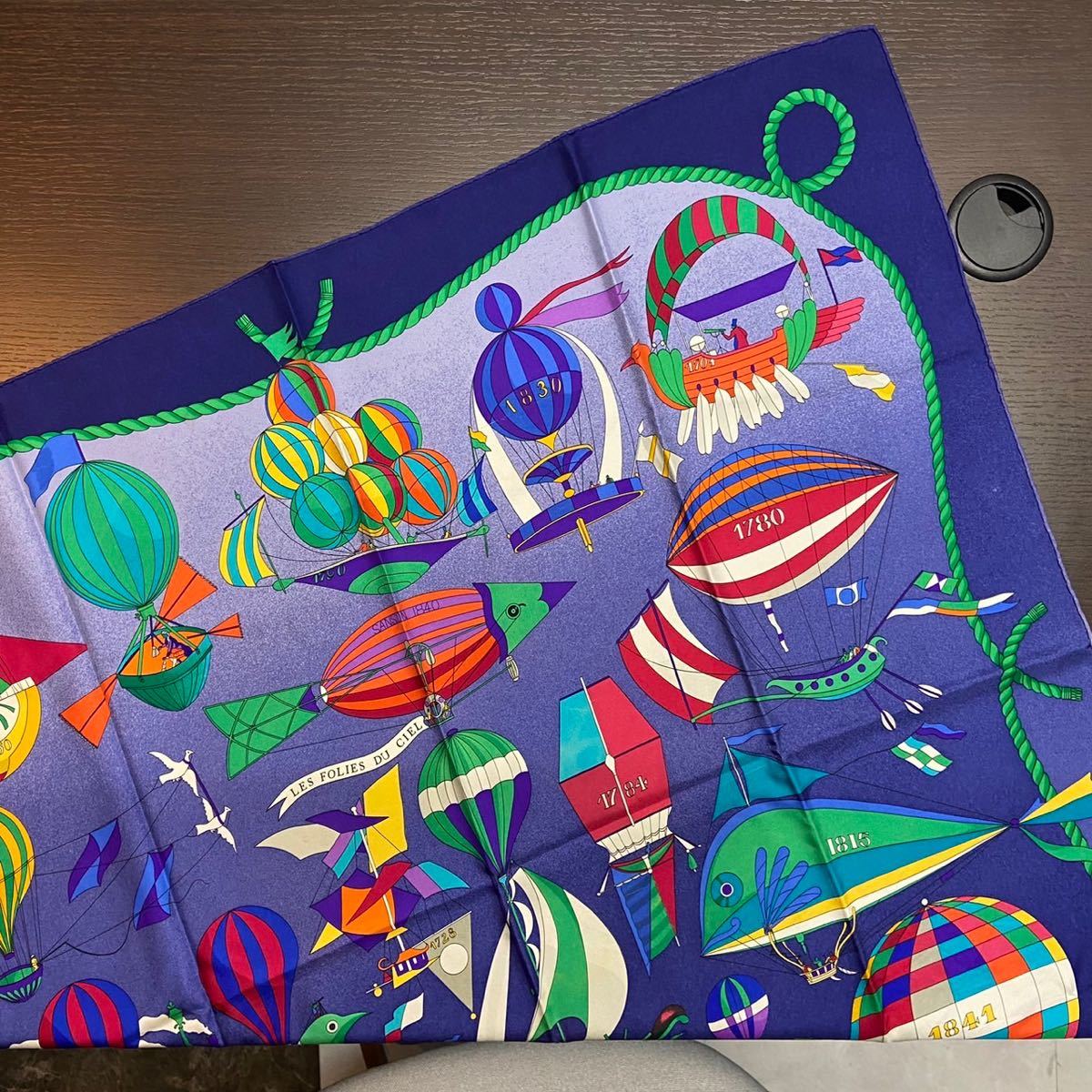 HERMES】エルメス カレ 90 LES FOLIES DU CIEL 大空の狂気 HERMES】エルメス カレ 90 LES FOLIES DU CIEL 大空の狂気