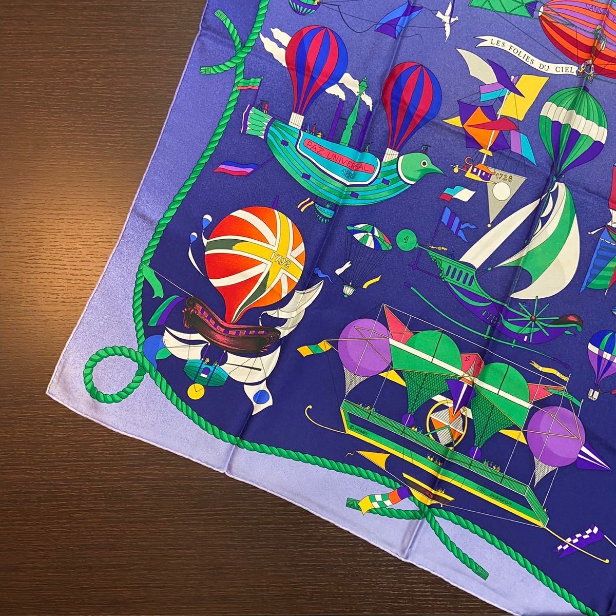 HERMES】エルメス カレ 90 LES FOLIES DU CIEL 大空の狂気 HERMES】エルメス カレ 90 LES FOLIES DU CIEL 大空の狂気