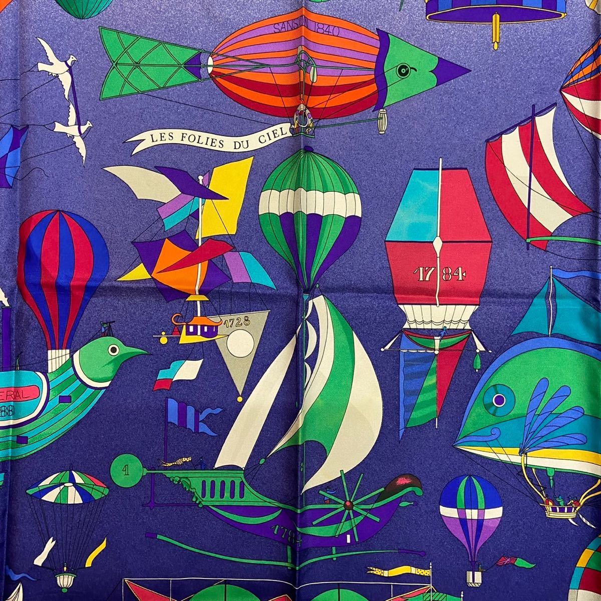 HERMES】エルメス カレ 90 LES FOLIES DU CIEL 大空の狂気 HERMES】エルメス カレ 90 LES FOLIES DU CIEL 大空の狂気