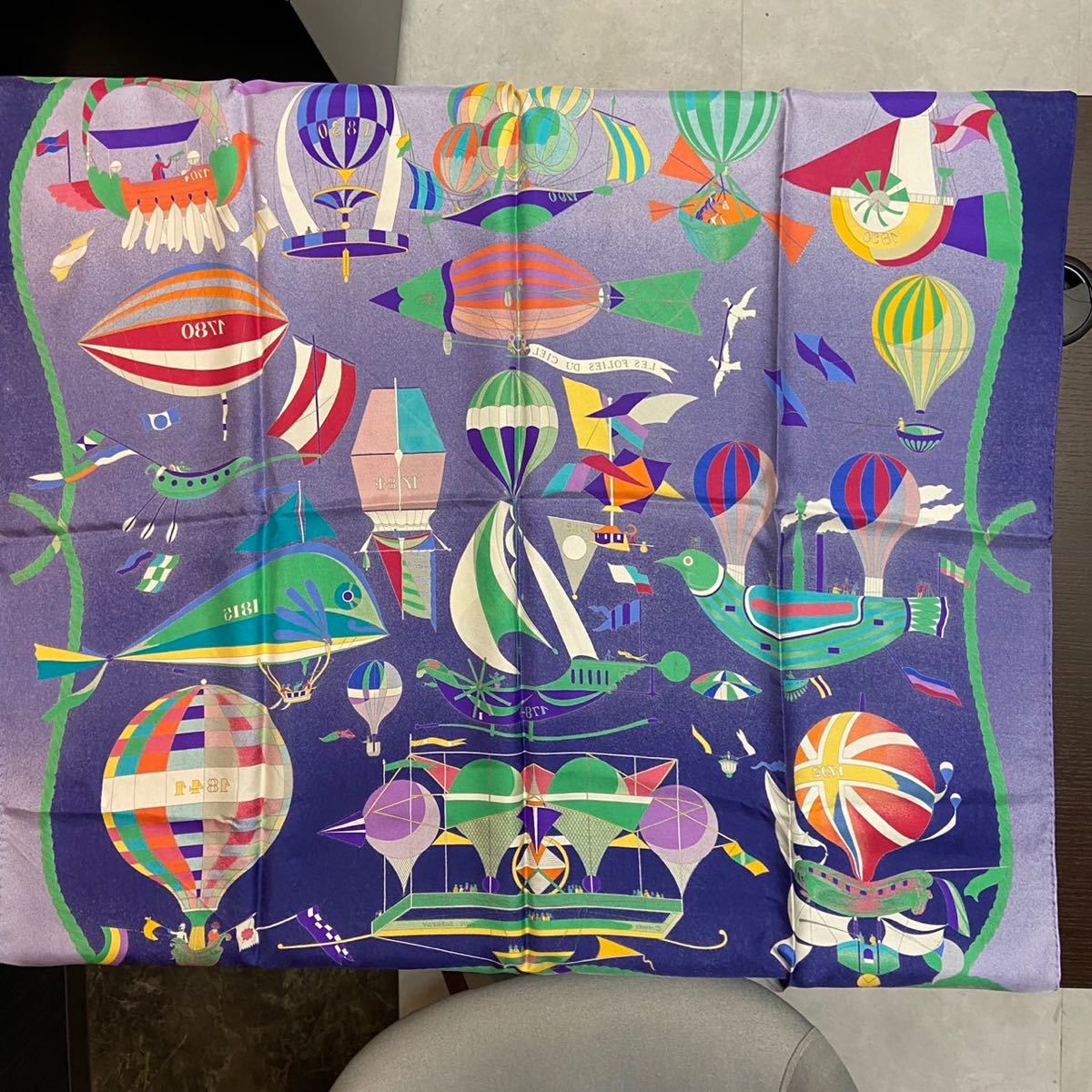 HERMES】エルメス カレ 90 LES FOLIES DU CIEL 大空の狂気 HERMES】エルメス カレ 90 LES FOLIES DU CIEL 大空の狂気