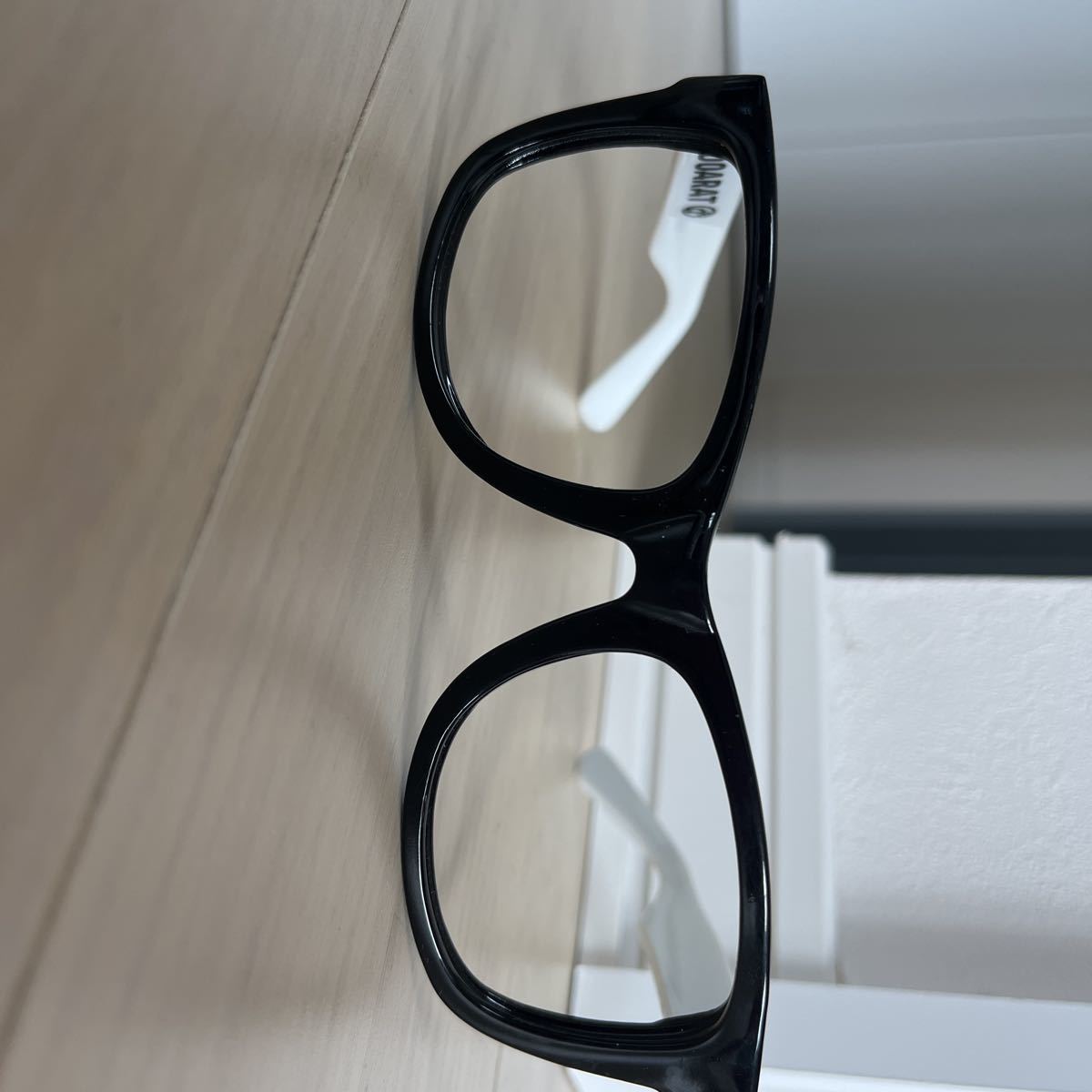 DOARAT 伊達メガネ　レンズなし。　中古　白×黒　サングラス　ファッション小物　ドゥアラット　メガネ　眼鏡_画像6