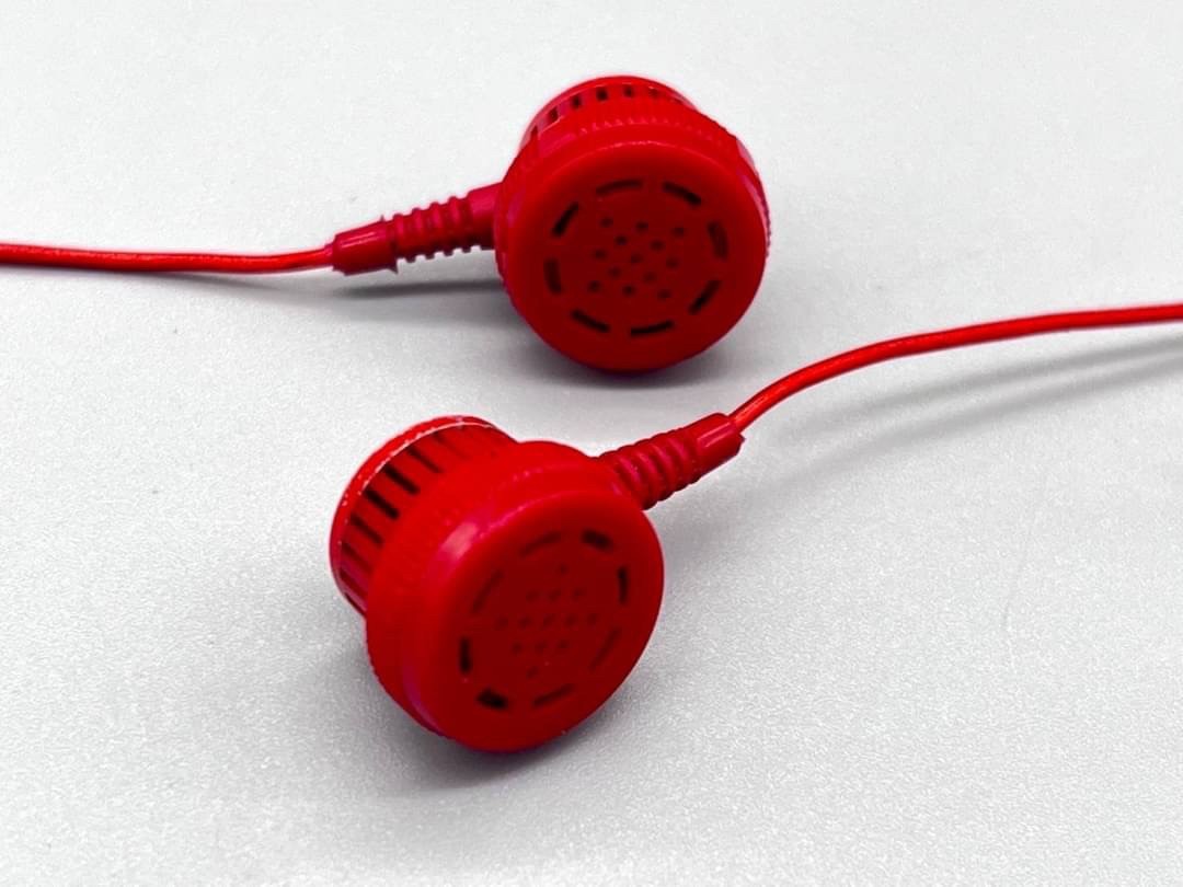 ☆ AIWA HP-V7 RED STEREO IN-EAR HEADPHONES ☆ 高音質 ☆ AIWA HP-V7 RED STEREO IN-EAR HEADPHONES ☆ 高音質