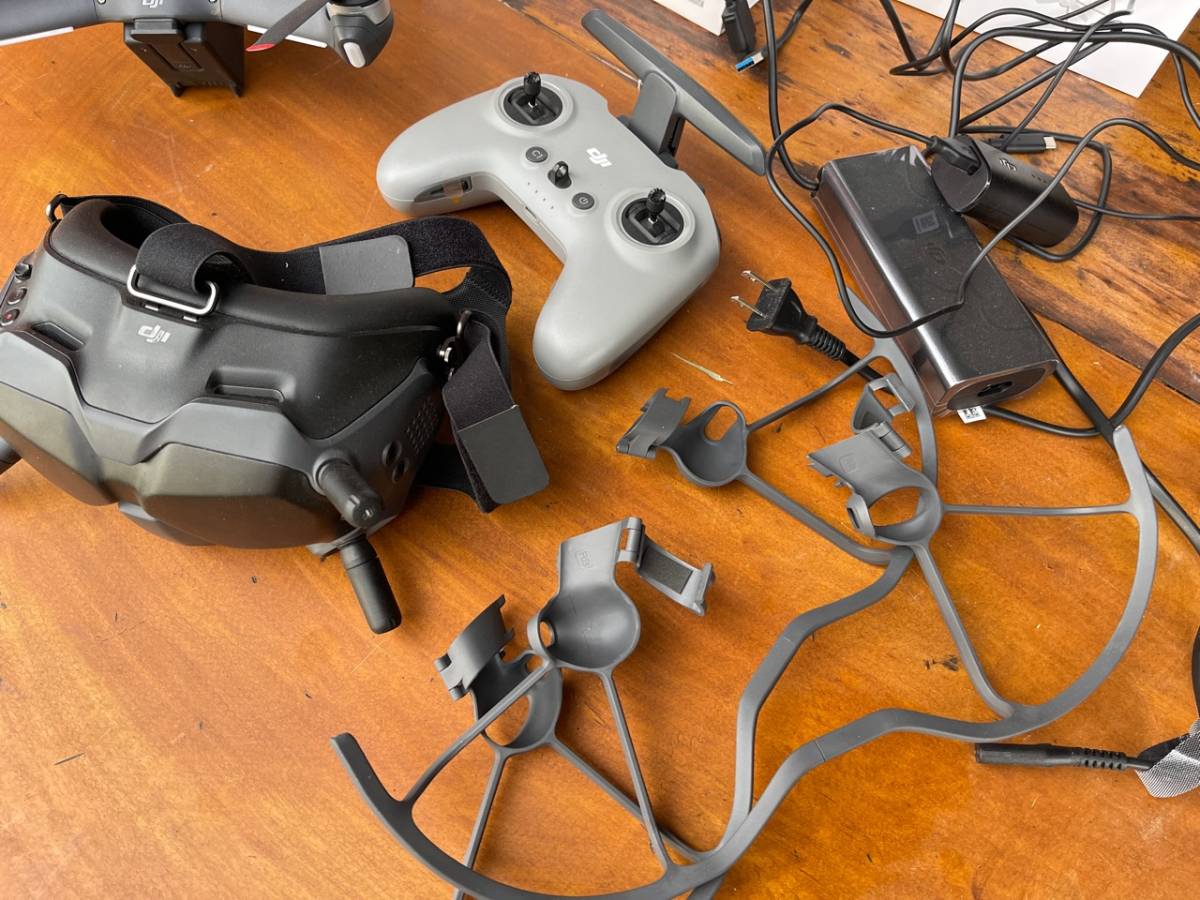 即決!お買い得 DJI FPV Combo 稼働品 プロペラガード付き | www