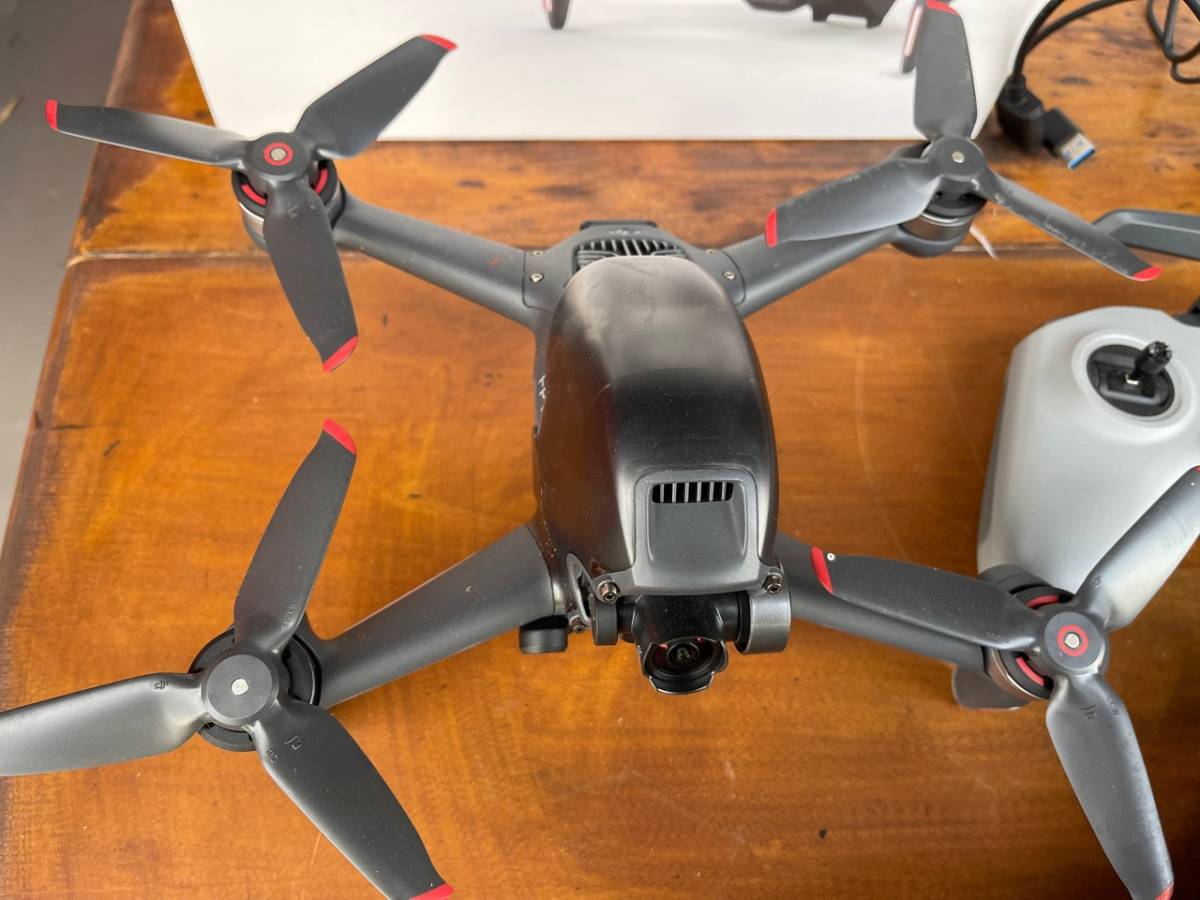 即決!お買い得 DJI FPV Combo 稼働品 プロペラガード付き | www