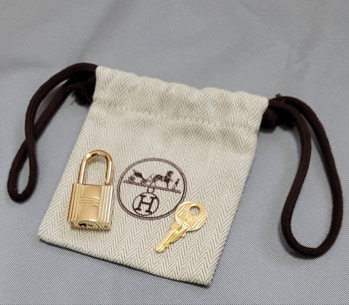 HERMES ゴールド カデナ 102 Yahoo!オークション - 未使用に近い エルメス カデナ ゴールド