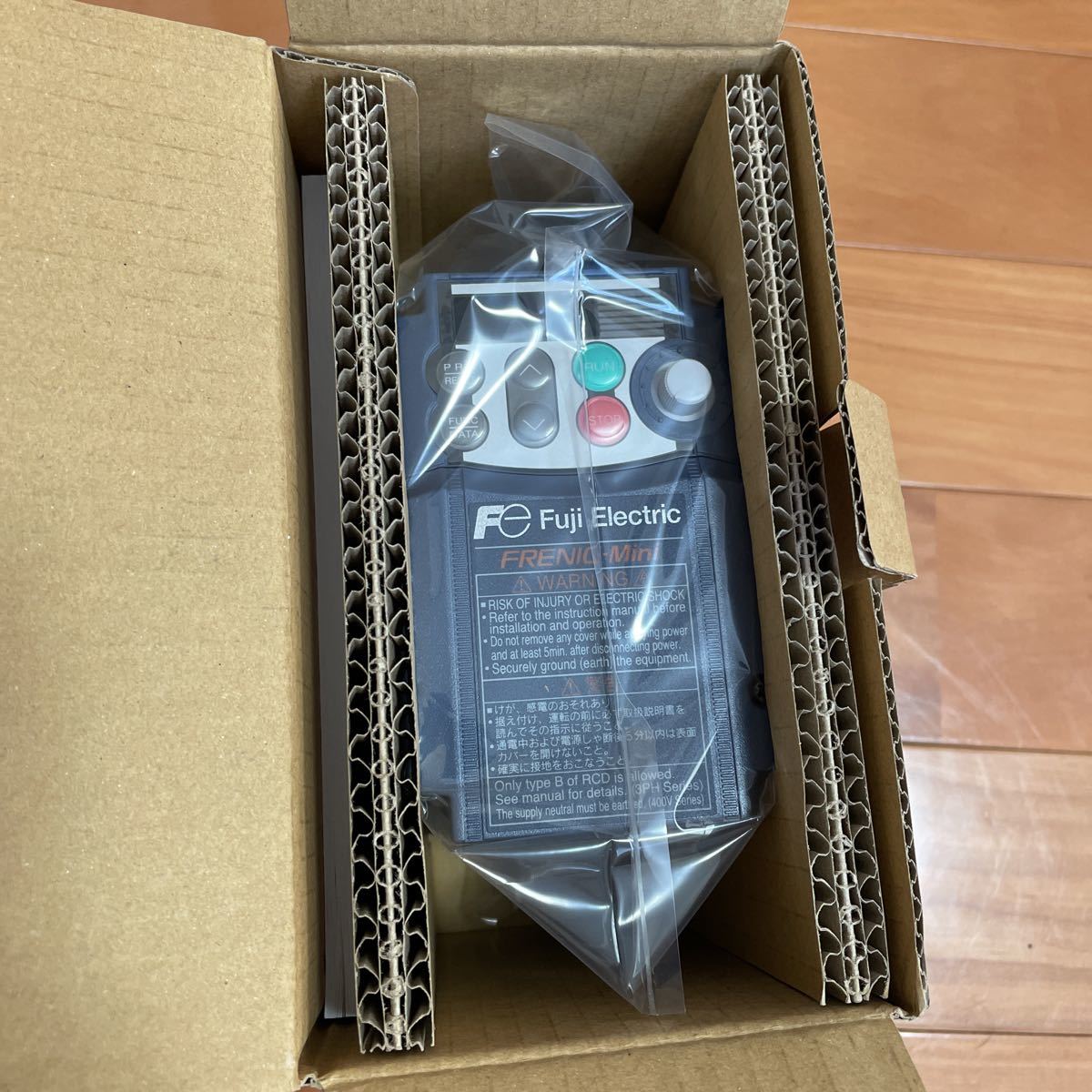 富士電機 インバーター frn0.75c2s-7j 新品未使用 | transparencia
