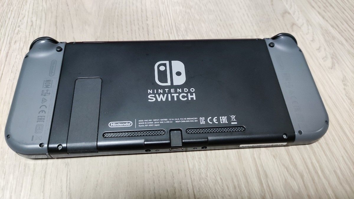 Nintendo Switch 本体 グレー 2018年3月購入 未対策機 左の Nintendo Switch 本体 グレー 2018年3月購入 未対策機 左の