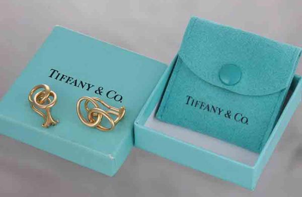 全日本送料無料 ☆TIFFANY-750製イヤリング・計7.8g/IP-4600 イヤリング