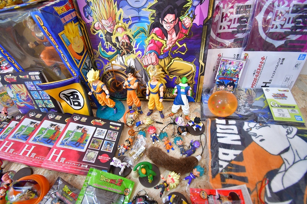 ドラゴンボール フィギュア カード シール ストラップ マグネット