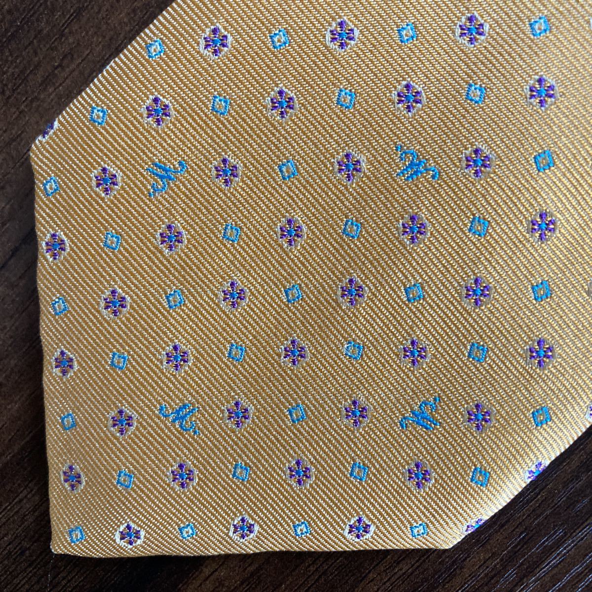 MOSCHINO Moschino necktie .. color yellow color yellow 