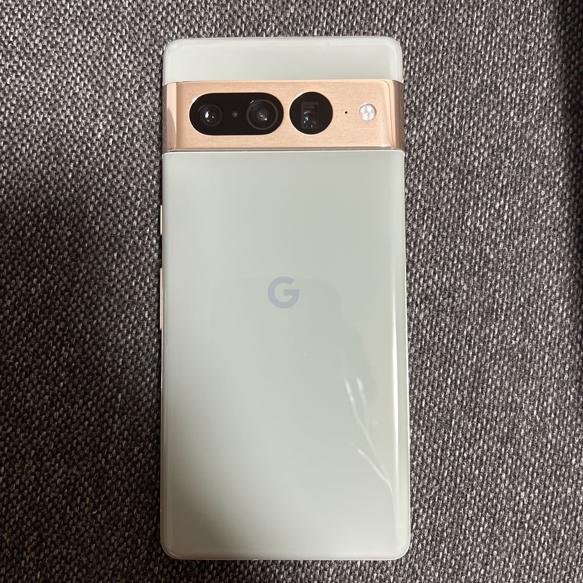 美品 Google Pixel 7pro 128GB SIMフリー 色ヘーゼル 携帯電話