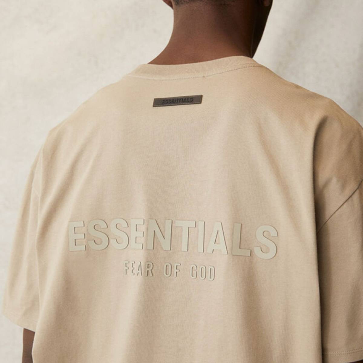 新品 FOG FEAR OF GOD ESSENTIALS MOSS フォグ フィアオブゴッド エッセンシャル バックロゴ Tシャツ モス サイズXXS