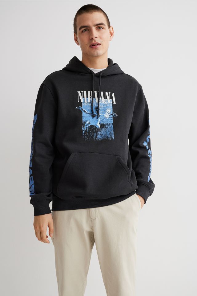 魅惑のバンド特集! 新品未開封『H&M エイチアンドエム』“NIRVANA(ニルヴァーナ) / NEVERMIND” スウェットパーカ 黒 M／カートコバーン_画像4