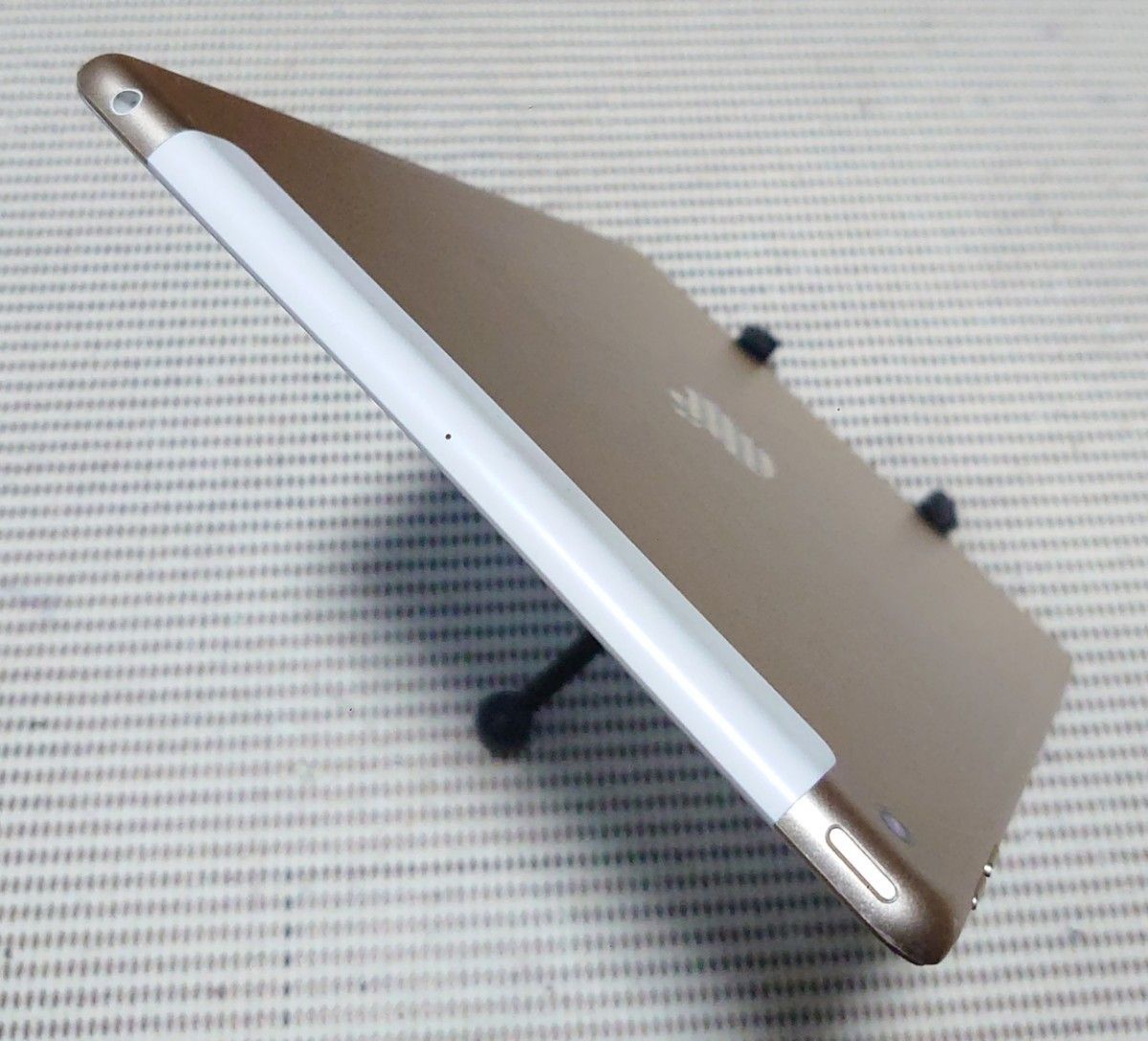 完動品SIMフリーiPad第5世代(A1823)本体32GBゴールドSB送料込｜Yahoo